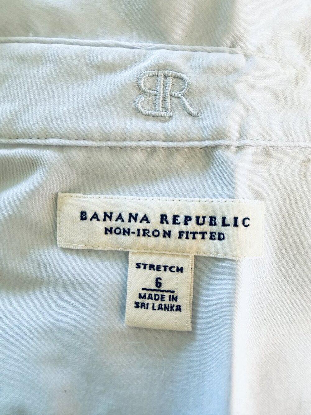 Beautiful Classic light blue Banana Republic "Non-Iron Fitted" button-down shirt - Picture 3 of 3